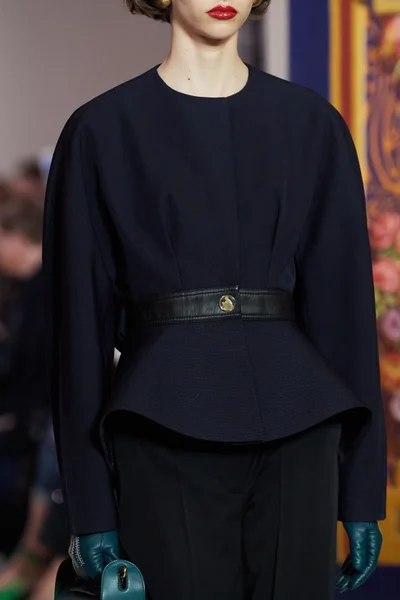 Look 17
